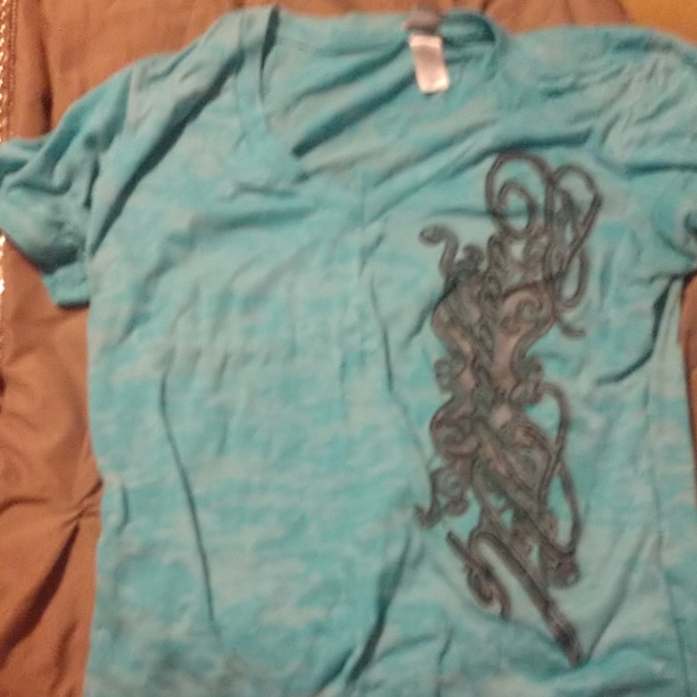 Shirts - Picture 3 of 8